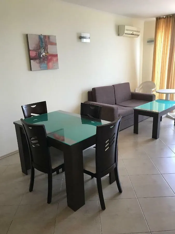 Nikea 8 Apartment Golden Sands